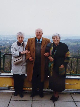EA: With brother Leo and friend Stella, Vienna, 1999