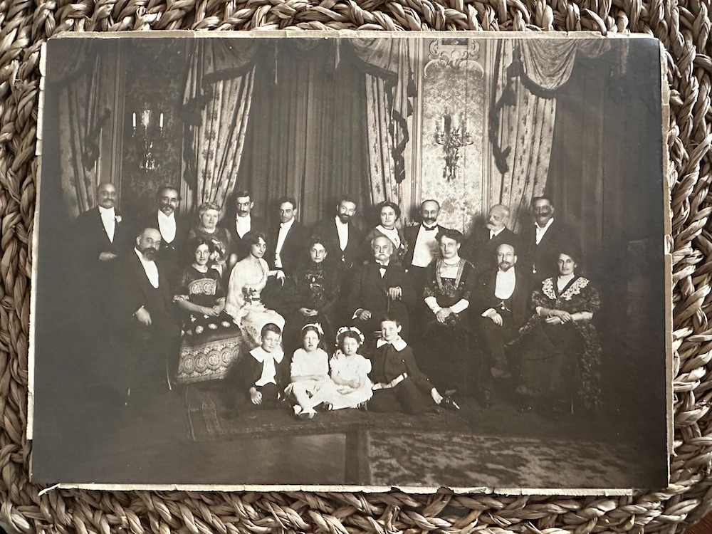 TH: Birthday dinner for great-grandfather Joseph Schülein (in the centre), brewery director who retired to castle Kaltenberg, Upper Bavaria