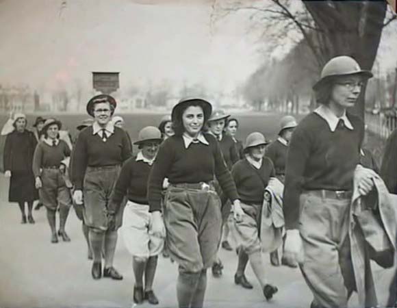 RS: Cambridge, Parker’s Piece, Land Army, 1941