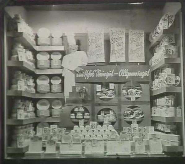 FJ: Window Display, Department Store, Leipzig, 1934-35