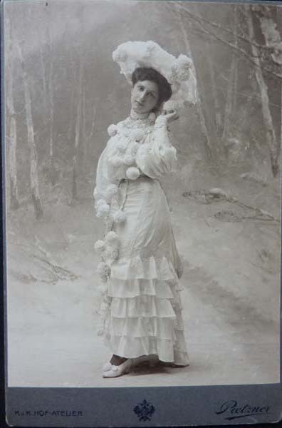 EA: Mother Rosa Lindner as a young girl