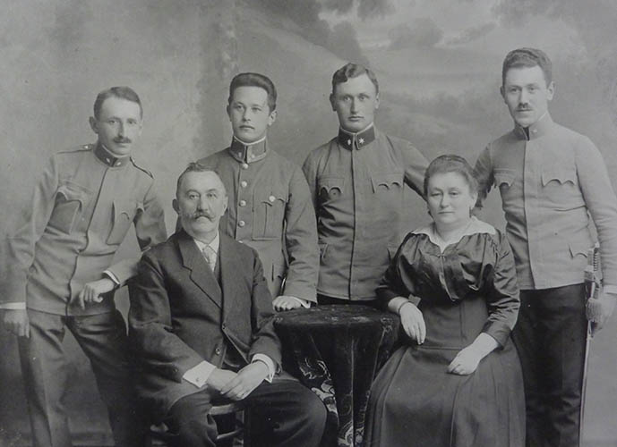 HE: HE’s paternal grandparents Fantl, standing from left, eldest son Otto, her father Rudolf, Josef, Richard, Jindrichuv Hradec, around 1914