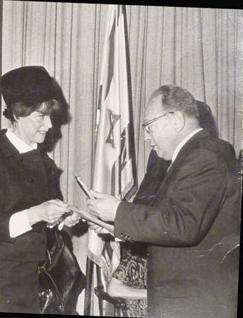 LP: Frau Irmgard Wieth receiving the medal of Righteous Among the Nations at the Israeli Embassy or Consulate in New York. 1966.
