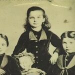 MS: Her father (on the left) with his brother, Thelmar, and his sister Fränzchen (Franziska), second half of the 19th century