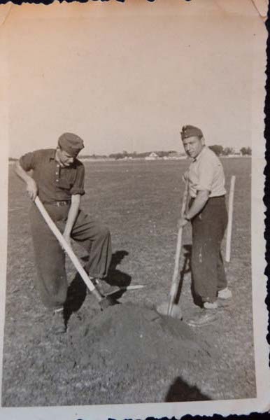 EB: Father and his brother Laszi in the Russian forced labour camp, 1942