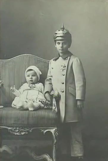 RS: With his brother Fredi in 1915